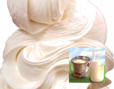 Eisproduktion, Milcheis. Ausgefrorene Milcheis Grundmasse. Zutaten Milch, Zucker, Eisbinder und Geschmack bei GroßHandel Eis GmbH