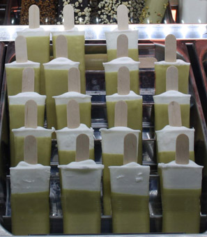 Eisidee Eisschlecker Fiocco mit Pistazien Stracciatella Eisidee Eisschlecker Fiocco mit Pistazien Stracciatella