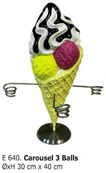 Eiswerbung Werbeeistüte Thekenwerbung, bunte Werbeeistüte Wundertüte mit Obers Eiswerbung Werbeeistüte Thekenwerbung, bunte Werbeeistüte Wundertüte mit Obers