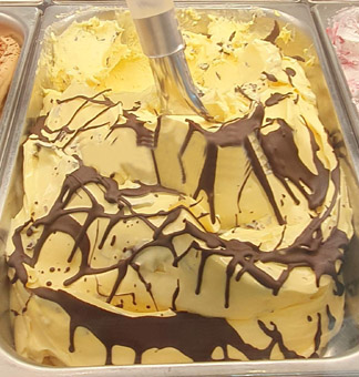 Eisidee Zuppa Inglese Stracciatella als Eis Eisidee Zuppa Inglese Stracciatella als Eis