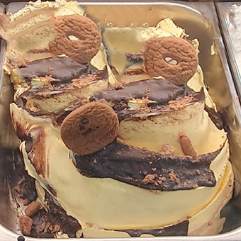 Eisidee Kekseis mit Erdnuss Fondente als Eis Eisidee Kekseis mit Erdnuss Fondente als Eis